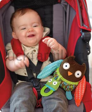 Подвесная игрушка на коляску Skip Hop Hug & Hide Stroller Toy