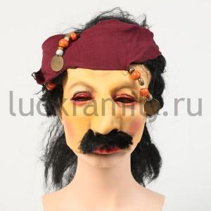 МАСКА КАРНАВАЛЬНАЯ ПИРАТ ЮЖНЫХ МОРЕЙ, С ЧЕРНЫМИ ВОЛОСАМИ, БАНДАНОЙ, ЛАТЕКС С ХЕДЕРОМ в кор.24шт ― Luckfamily.ru