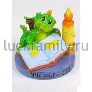 ФИГУРКА ДРАКОН С КНИГОЙ "УЧЕНЬЕ-СВЕТ" 4,5СМ В КОР. УП-12ШТ в кор.24уп ― Luckfamily.ru