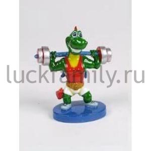 ФИГУРКА ДРАКОН АТЛЕТ СО ШТАНГОЙ 8СМ В КОР. в кор.192шт ― Luckfamily.ru