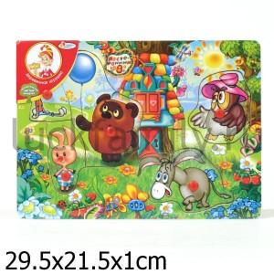 РАМКА-ВКЛАДЫШ ДЕРЕВЯН. "ИГРАЕМ ВМЕСТЕ" ВИННИ-ПУХ A00987 29*21СМ в кор.36шт ― Luckfamily.ru