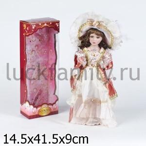 КУКЛА ФАРФОР 40СМ, ПЛАСТ. ПОДСТАВКА В РУСС. КОР. в кор.12шт ― Luckfamily.ru