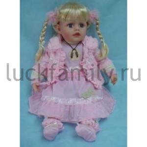 КУКЛА ВИНИЛ ОЗВУЧ. РУССИФИЦ, ГОВОРИТ 100 ФРАЗ В ПЛАСТ. СУМКЕ 60СМ в кор.12шт ― Luckfamily.ru