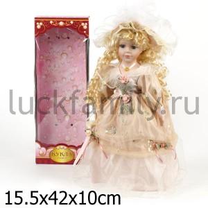КУКЛА ФАРФОР 40СМ, ПЛАСТ. ПОДСТАВКА В РУСС. КОР. в кор.12шт ― Luckfamily.ru