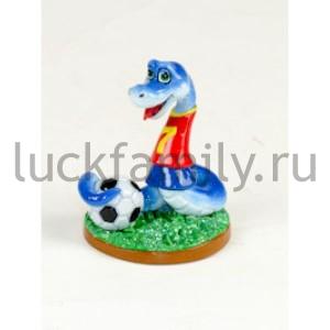 ФИГУРКА СИМВОЛ ГОДА ЗМЕЯ-ФУТБОЛИСТ С МЯЧОМ, 5,2*4,8*6,1СМ В КОР. УП-8ШТ в кор.36уп ― Luckfamily.ru