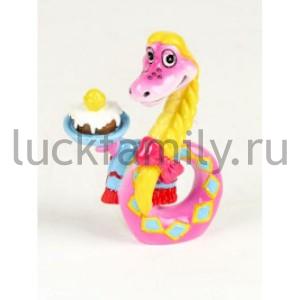 ФИГУРКА СИМВОЛ ГОДА ЗМЕЯ-КРАСАВИЦА С КАРАВАЕМ, 5*2,4*6,7СМ В КОР. УП-9ШТ в кор.36уп ― Luckfamily.ru