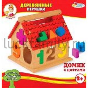 ДЕР. ИГРУШКА "ИГРАЕМ ВМЕСТЕ-БУРАТИНО" ДОМИК-СОРТЕР С ЦИФРАМИ И ФОРМАМИ B02075 В РУСС.КОР. в кор.24шт ― Luckfamily.ru
