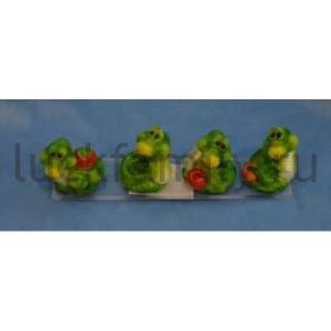 ФИГУРКА СИМВОЛ ГОДА ЗМЕЯ С ЯГОДКОЙ 3*3*4,5СМ, В АССОРТ. УП-24ШТ в кор.16уп ― Luckfamily.ru