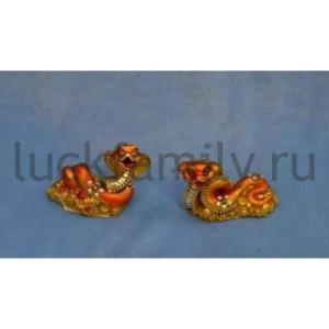 ФИГУРКА СИМВОЛ ГОДА ЗМЕЯ С УКРАШЕНИЯМИ 6,5*2,5*4,5СМ, В АССОРТ. УП-12ШТ в кор.24уп ― Luckfamily.ru