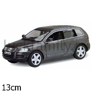 МАШИНА VOLKSWAGEN TOUAREG МЕТАЛЛ ИНЕРЦ 1:38 ОТКРЫВ. ДВЕРИ, ЦВЕТ В АССОРТ. В КОР. 13СМ в кор.4*24шт ― Luckfamily.ru